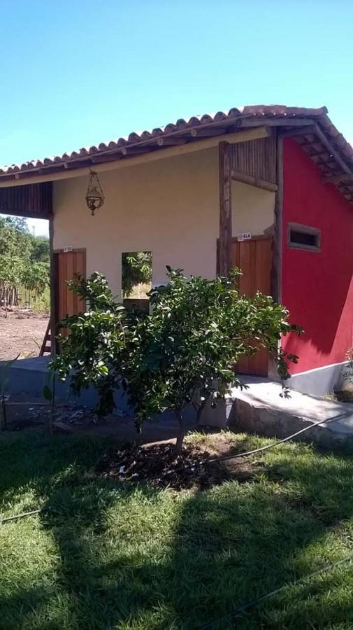 Pousada Portal Do Peruacu 雅努阿里亚 外观 照片